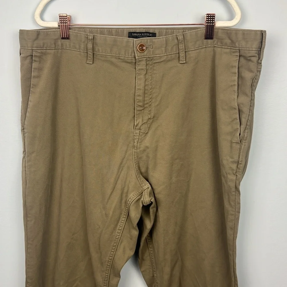 Banana Republic Aiden Pant men's 38x36 khaki pants